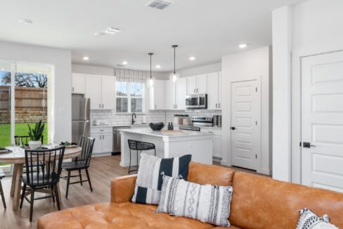 Looking for a rental home in San Antonio? Check out Alamar luxury single-family homes near Stone Oak. Right now, get up to one month free!