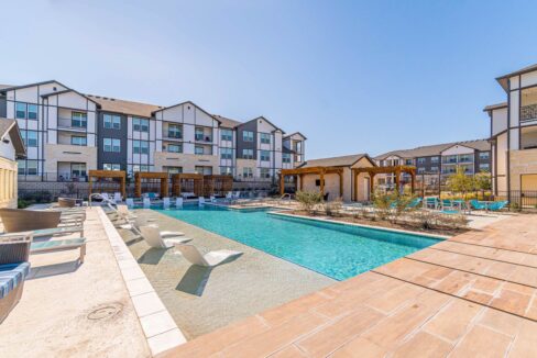 Looking for an apartment along 1604? Avasa at 1604, formerly known as Ascend at 1604, located at 6730 N Loop 1604 E, San Antonio, TX 78247, is the perfect choice!