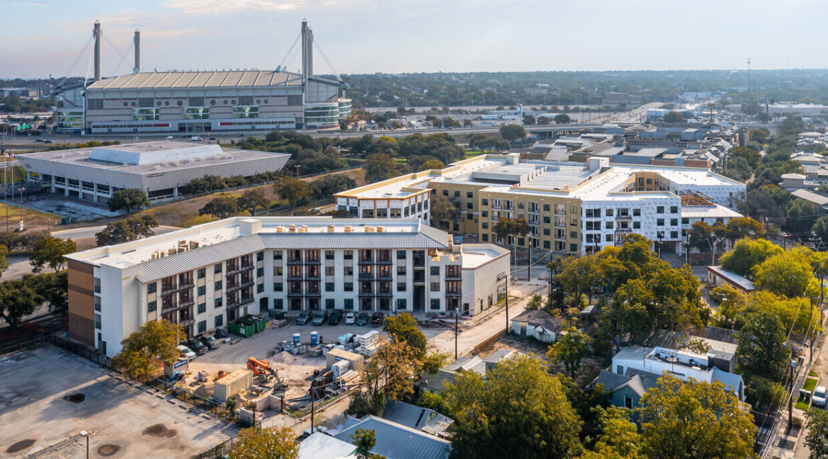 Looking for a luxury apartment in downtown San Antonio? 100 Labor Downtown Apartments is offering an incredible deal: 4 to 6 weeks FREE!