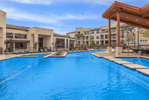 Looking for luxury apartments near Loop 1604 in San Antonio? TruNorth at Bulverde is offering half off application and administrative fees!